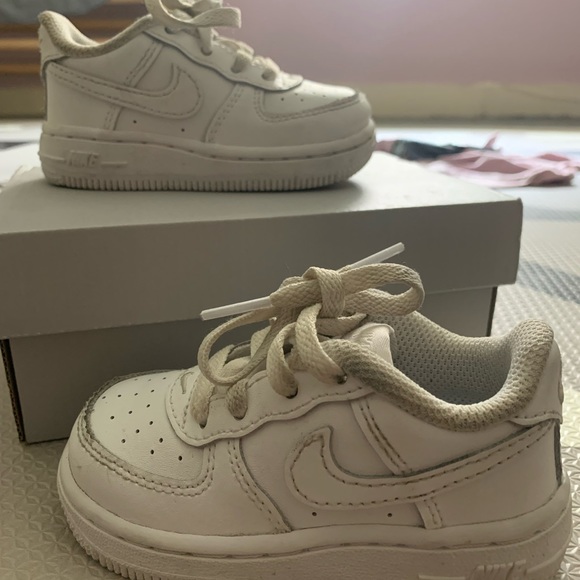 Air Force 1 - Picture 2 of 8